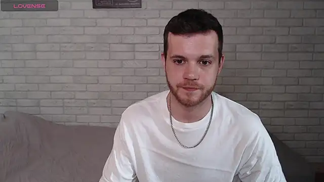 Alexxx horny online show from July 26, 2026, 1:29 pm