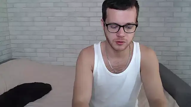 Alexxx horny online show from September 24, 2025, 7:15 am