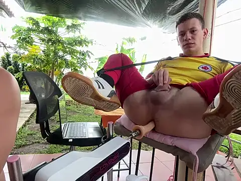 Snapshot of simon_and_david chatting on March 20, 2025, 3:14 pm simon and david online show from March 20, 2025, 3:14 pm