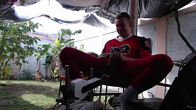 Snapshot of simon_and_david chatting on March 11, 2025, 2:07 pm simon and david online show from March 11, 2025, 2:07 pm