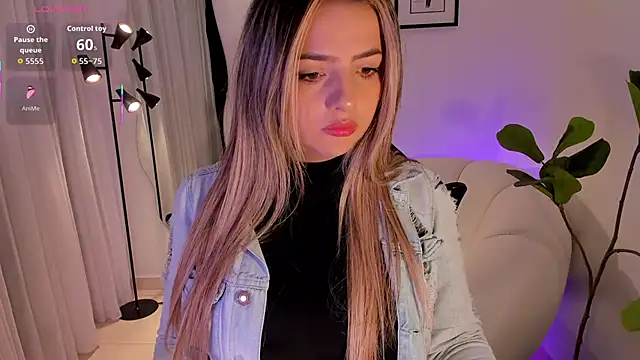 Snapshot of AmyWood chatting on February 8, 2026, 10:07 pm AmyWood online show from February 8, 2026, 10:07 pm