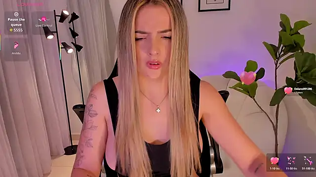 Snapshot of AmyWood chatting on January 5, 2026, 5:27 pm AmyWood online show from January 5, 2026, 5:27 pm