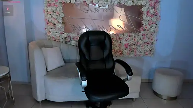 Snapshot of AmyWood chatting on January 15, 2025, 2:06 am AmyWood online show from January 15, 2025, 2:06 am
