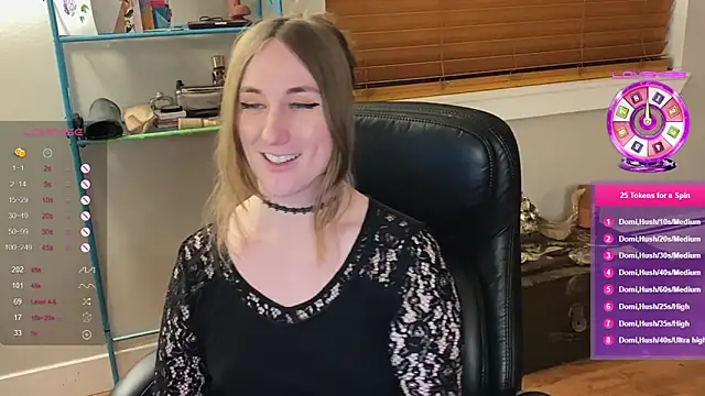 luluvaladon online show from February 4, 2025, 12:51 am