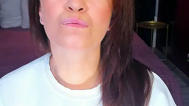 Snapshot of AnaMills chatting on September 25, 2025, 3:07 pm AnaMills online show from September 25, 2025, 3:07 pm