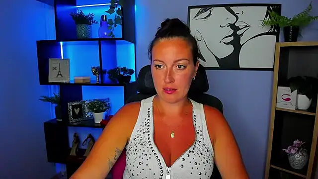 Snapshot of FUN_AMI chatting on July 28, 2026, 3:21 pm FUN AMI online show from July 28, 2026, 3:21 pm