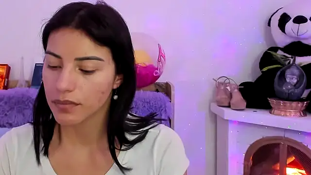 Snapshot of Arenne_rouse chatting on February 8, 2025, 5:08 pm Arenne rouse online show from February 8, 2025, 5:08 pm