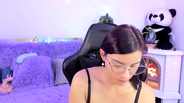 Snapshot of Arenne_rouse chatting on December 20, 2024, 2:41 am Arenne rouse online show from December 20, 2024, 2:41 am