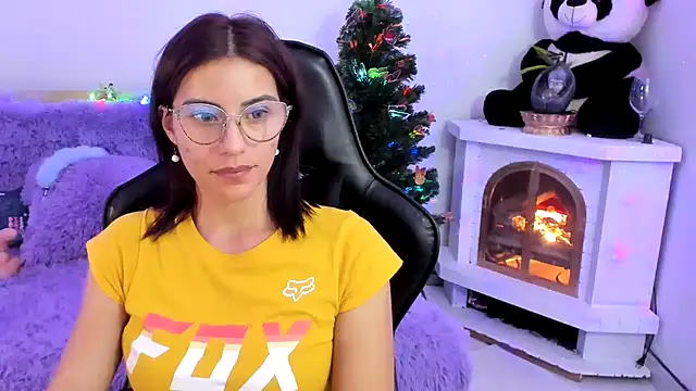 Snapshot of Arenne_rouse chatting on December 28, 2024, 2:11 am Arenne rouse online show from December 28, 2024, 2:11 am