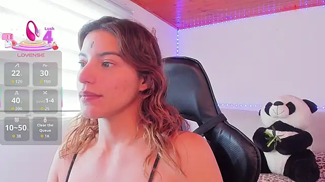 Snapshot of Arenne_rouse chatting on October 23, 2025, 6:50 pm Arenne rouse online show from October 23, 2025, 6:50 pm