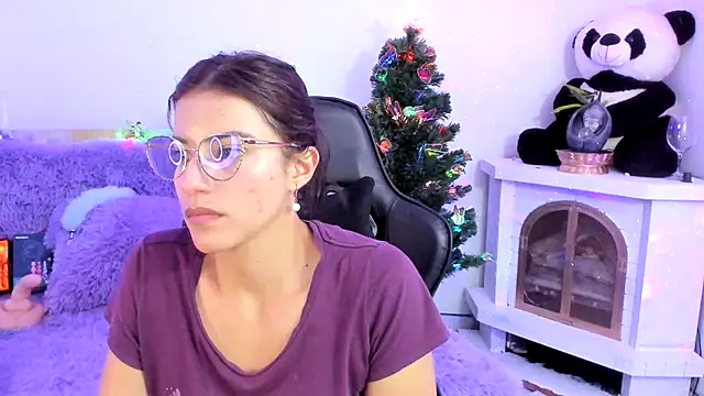 Snapshot of Arenne_rouse chatting on December 31, 2024, 12:54 am Arenne rouse online show from December 31, 2024, 12:54 am