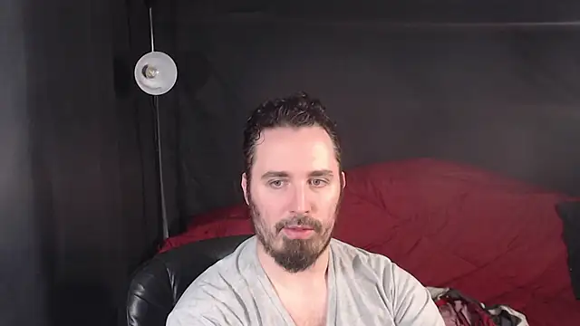 Snapshot of Metalstud chatting on February 26, 2025, 9:42 pm Metalstud online show from February 26, 2025, 9:42 pm