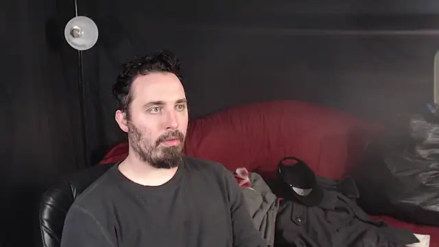 Snapshot of Metalstud chatting on March 8, 2025, 4:45 am Metalstud online show from March 8, 2025, 4:45 am