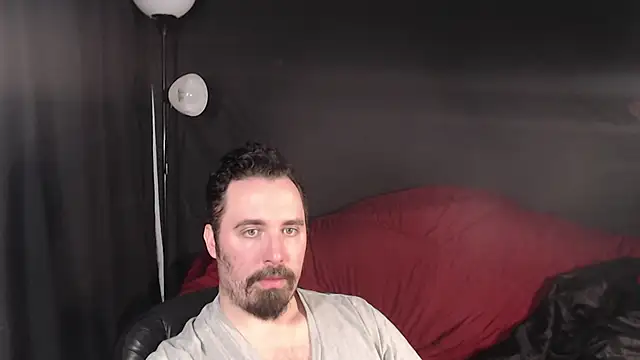 Snapshot of Metalstud chatting on February 10, 2025, 2:08 am Metalstud online show from February 10, 2025, 2:08 am