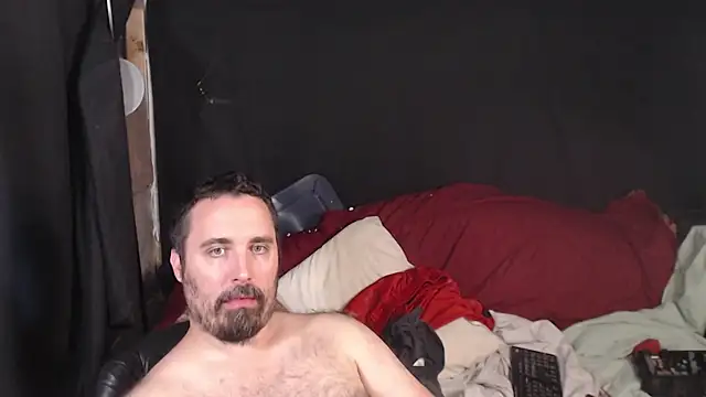 Snapshot of Metalstud chatting on October 19, 2025, 4:15 am Metalstud online show from October 19, 2025, 4:15 am