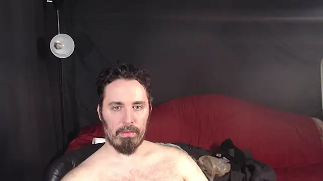 Snapshot of Metalstud chatting on March 10, 2025, 5:33 am Metalstud online show from March 10, 2025, 5:33 am