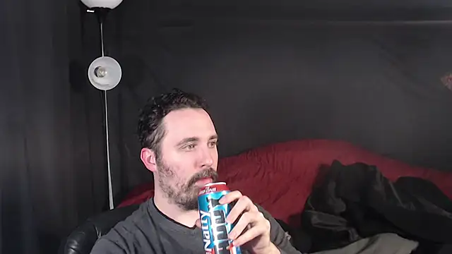 Snapshot of Metalstud chatting on February 22, 2025, 4:18 am Metalstud online show from February 22, 2025, 4:18 am