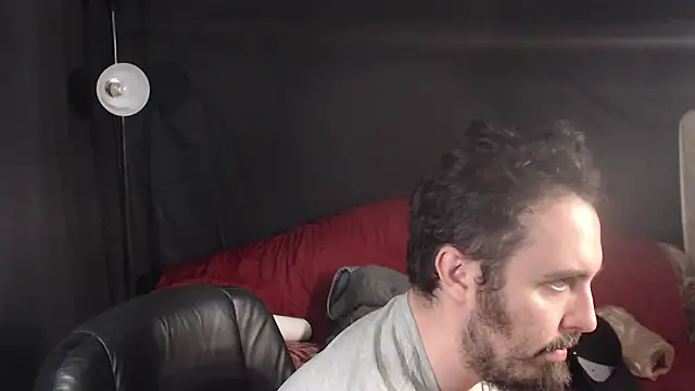 Snapshot of Metalstud chatting on March 11, 2025, 11:12 am Metalstud online show from March 11, 2025, 11:12 am