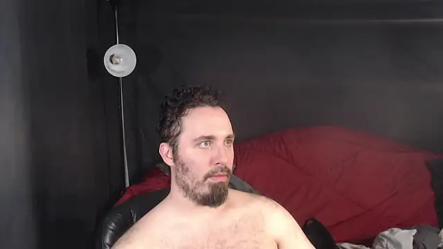 Snapshot of Metalstud chatting on February 27, 2025, 2:57 am Metalstud online show from February 27, 2025, 2:57 am