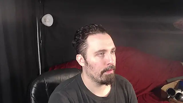 Snapshot of Metalstud chatting on February 8, 2025, 11:02 pm Metalstud online show from February 8, 2025, 11:02 pm