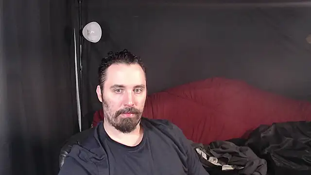 Snapshot of Metalstud chatting on February 18, 2025, 1:33 pm Metalstud online show from February 18, 2025, 1:33 pm