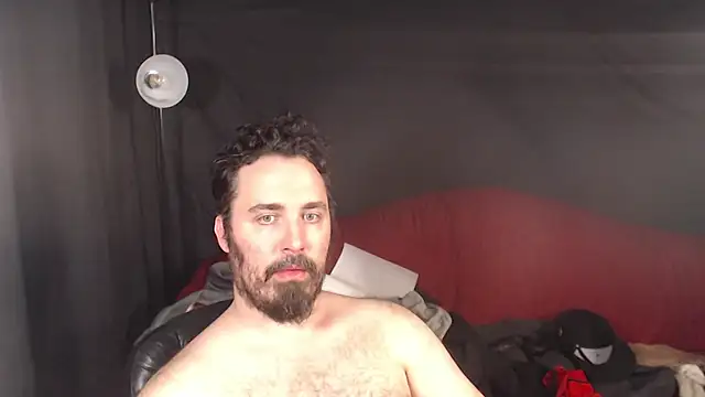 Snapshot of Metalstud chatting on March 20, 2025, 2:08 am Metalstud online show from March 20, 2025, 2:08 am