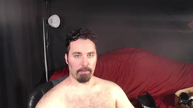 Snapshot of Metalstud chatting on February 5, 2025, 12:53 am Metalstud online show from February 5, 2025, 12:53 am