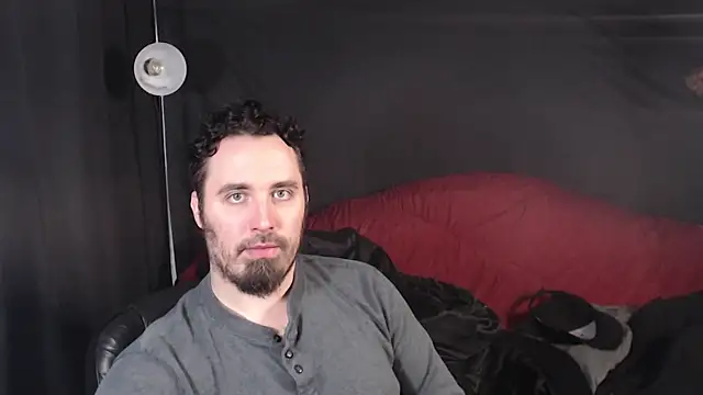 Snapshot of Metalstud chatting on February 23, 2025, 2:07 am Metalstud online show from February 23, 2025, 2:07 am