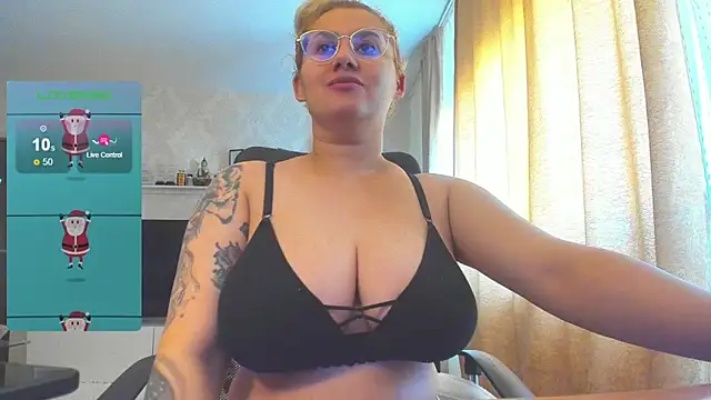 hot evil queen online show from January 2, 2025, 9:00 am