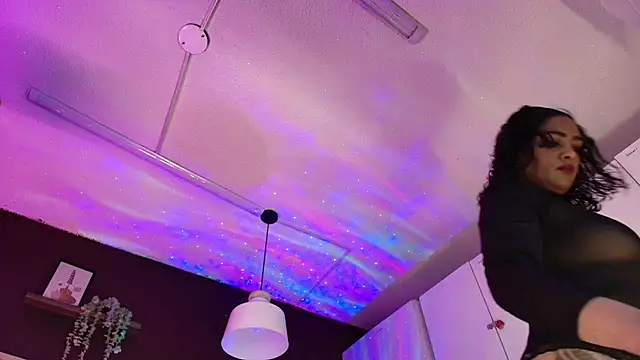 Snapshot of Inndrahot chatting on October 3, 2025, 3:30 am Inndrahot online show from October 3, 2025, 3:30 am