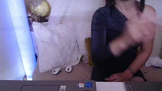 Snapshot of -carla- chatting on September 14, 2025, 7:53 am -carla- online show from September 14, 2025, 7:53 am