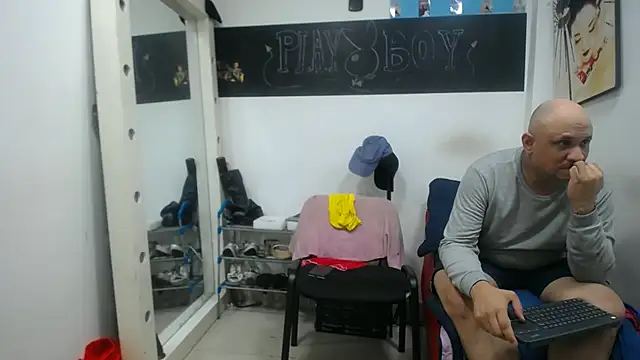 Meloncillo And BabyLiss online show from February 27, 2025, 2:21 pm
