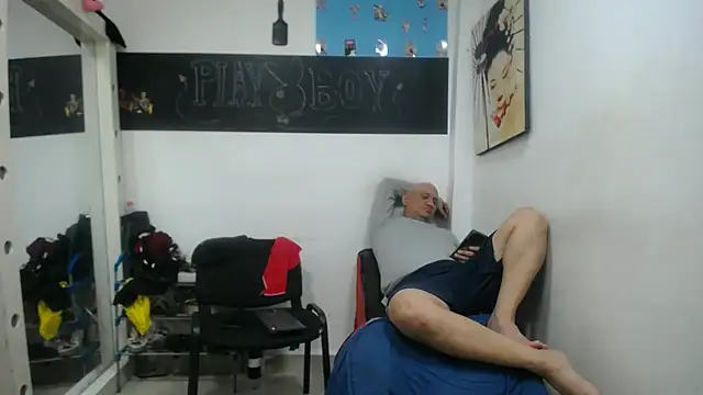 Meloncillo And BabyLiss online show from February 26, 2025, 2:19 am