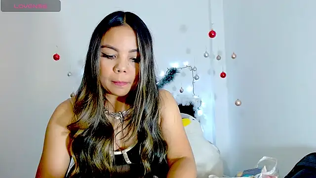 Kylie loveee online show from December 6, 2024, 3:39 pm