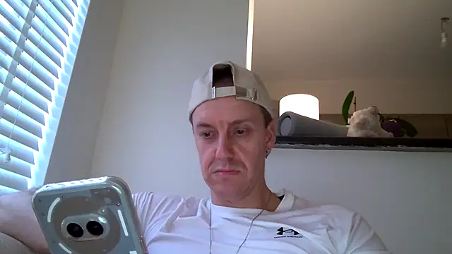 ploki2180 online show from November 15, 2025, 3:16 pm