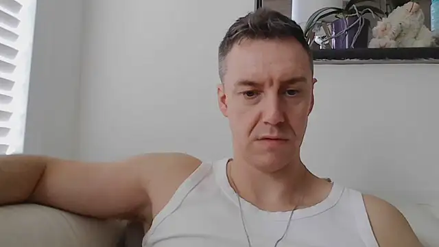 ploki2180 online show from March 29, 2026, 10:28 am