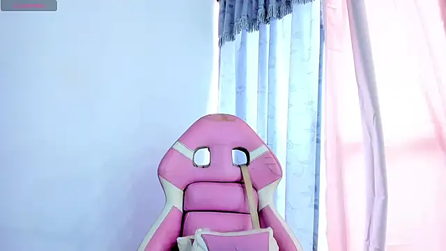 Snapshot of briitany_hot chatting on October 6, 2025, 7:47 pm briitany hot online show from October 6, 2025, 7:47 pm