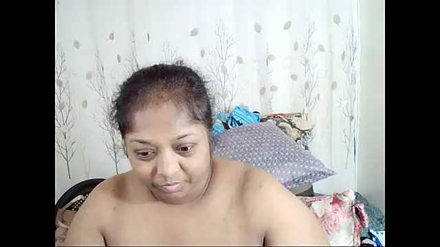 Snapshot of Indiantasha chatting on October 27, 2025, 6:20 pm Indiantasha online show from October 27, 2025, 6:20 pm