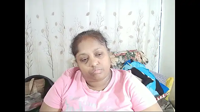 Snapshot of Indiantasha chatting on September 25, 2025, 4:35 pm Indiantasha online show from September 25, 2025, 4:35 pm