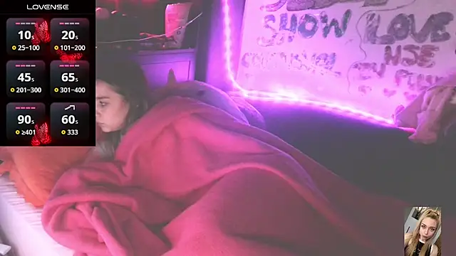 Snapshot of Blondiewithanass chatting on February 24, 2026, 6:53 pm Blondiewithanass online show from February 24, 2026, 6:53 pm