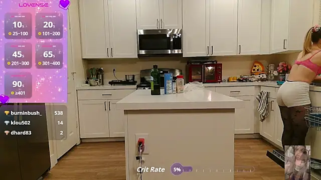 Snapshot of Blondiewithanass chatting on October 5, 2025, 3:08 am Blondiewithanass online show from October 5, 2025, 3:08 am