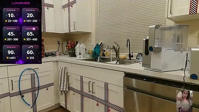 Blondiewithanass online show from December 17, 2025, 6:40 am