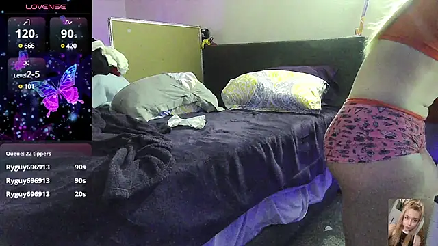 Snapshot of Blondiewithanass chatting on February 9, 2026, 5:05 am Blondiewithanass online show from February 9, 2026, 5:05 am