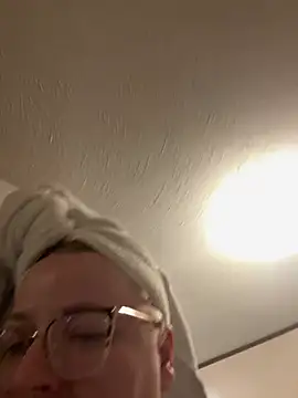 Blondiee x online show from December 17, 2024, 11:05 pm