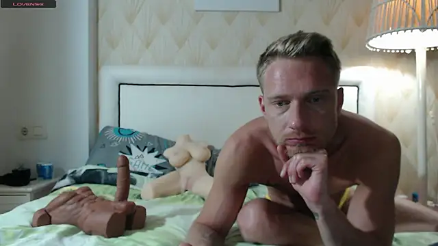 Snapshot of JessicaSteve chatting on October 29, 2025, 3:33 pm JessicaSteve online show from October 29, 2025, 3:33 pm