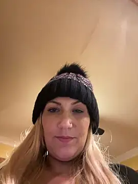 LittleMissEeve online show from February 20, 2025, 5:09 pm