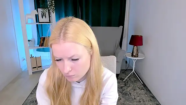 Snapshot of Laly_Peach chatting on July 3, 2026, 11:17 am Laly Peach online show from July 3, 2026, 11:17 am
