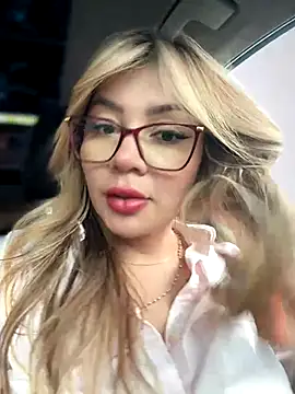 Snapshot of DIANITA_1988 chatting on October 29, 2025, 4:28 pm DIANITA 1988 online show from October 29, 2025, 4:28 pm