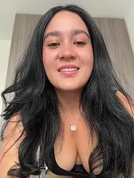 Nina lovi online show from July 9, 2026, 8:41 pm