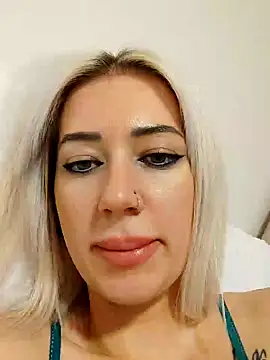 Snapshot of Fuck-Gina chatting on January 4, 2025, 12:16 am Fuck-Gina online show from January 4, 2025, 12:16 am